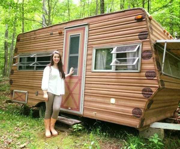 14-yr-old buys camper from 1974 and renovates it, one look inside and I’m speechless