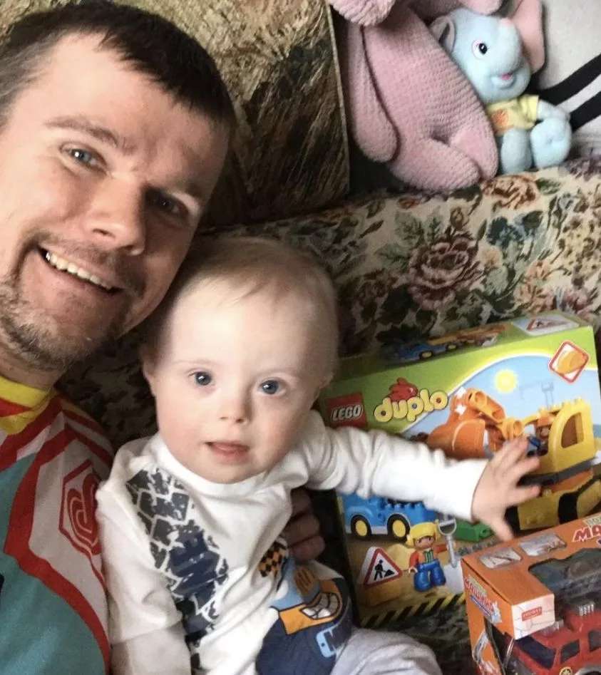 Mom wants to give son with Down syndrome to foster care, so dad decides to raise baby all on his own