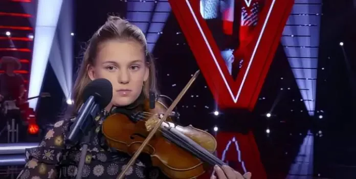 She Plays ‘Titanic’ Theme on Violin and Turns Chairs – Then She Starts Singing It!