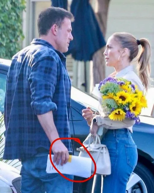 After The Heartbreaking Divorce Rumors Involving Ben Affleck And Jennifer Lopez, Fans Spot Huge Detail In New Pic That Might Change Everything