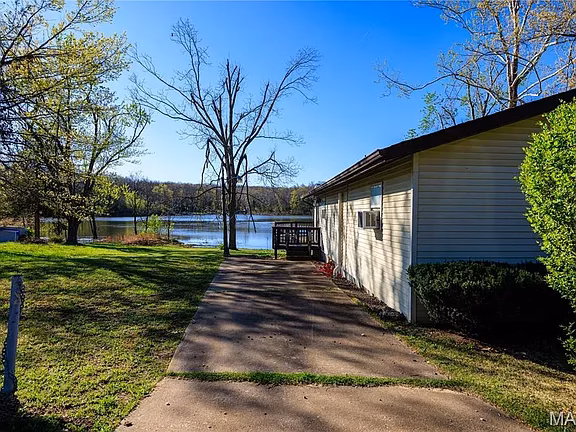Private Lakefront Cabin Retreat