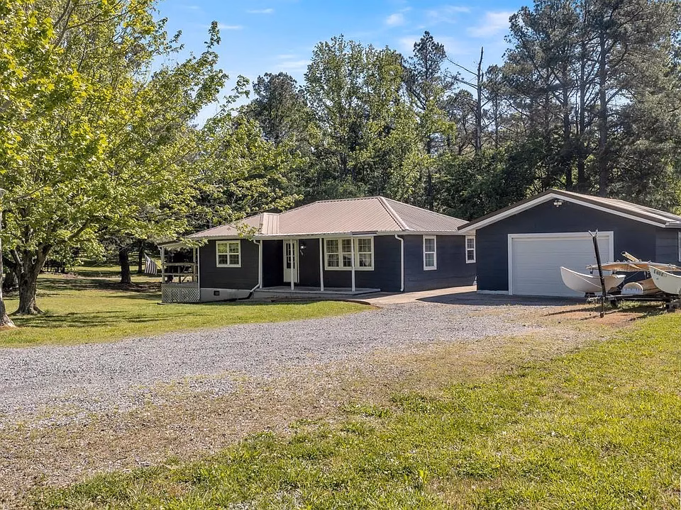 Affordable Country Home Near Kentucky Lake