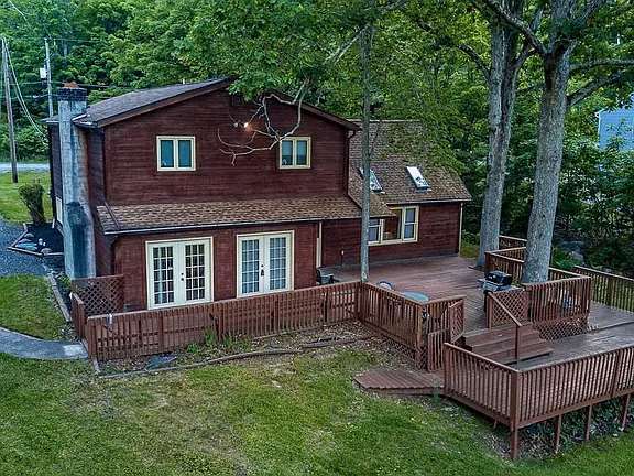 4 beds  2 baths 2,502 sqft