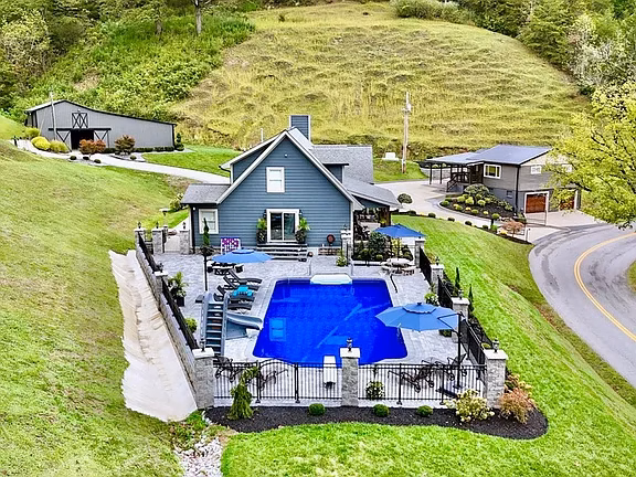 Luxury Estate on 45 Acres in Kentucky