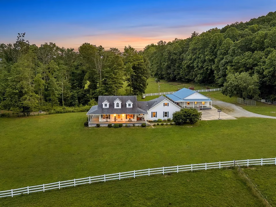 107.4 Acres Lot