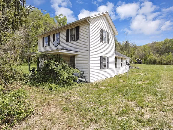 Affordable 14-Acre Farmhouse Retreat Near Gallipolis
